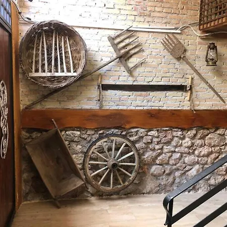 Ozzy Homes Apartment