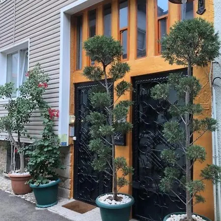 Ozzy Homes Apartament