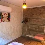 Ozzy Homes Apartment *