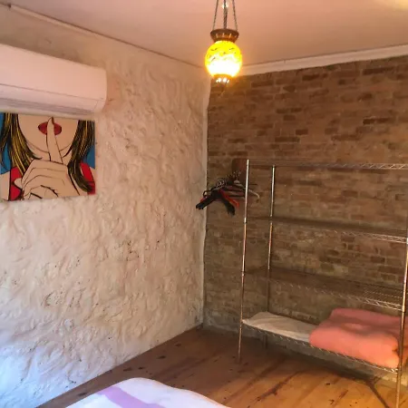 Ozzy Homes Appartement *